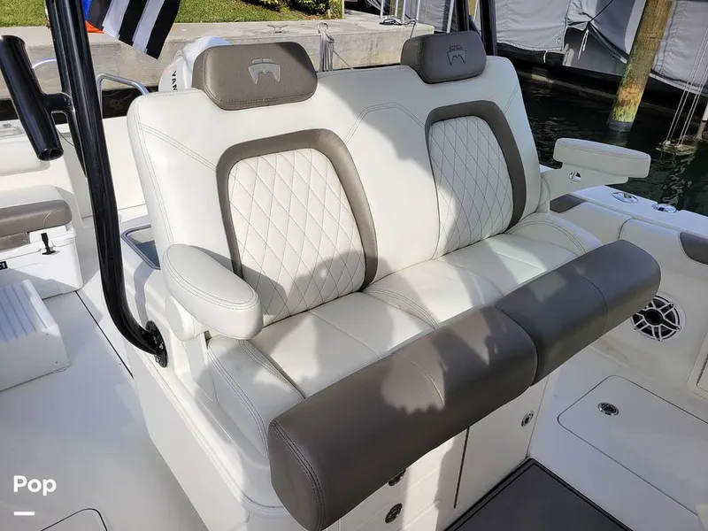 Slide: The Image of World Cat 325CC 2023 - 16115444