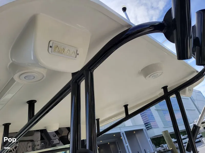 Slide: The Image of World Cat 325CC 2023 - 16115524