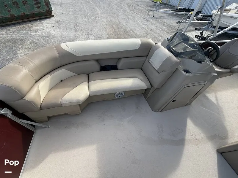 Slide: The Image of SunChaser Geneva 22CRS 2022 - 16130046