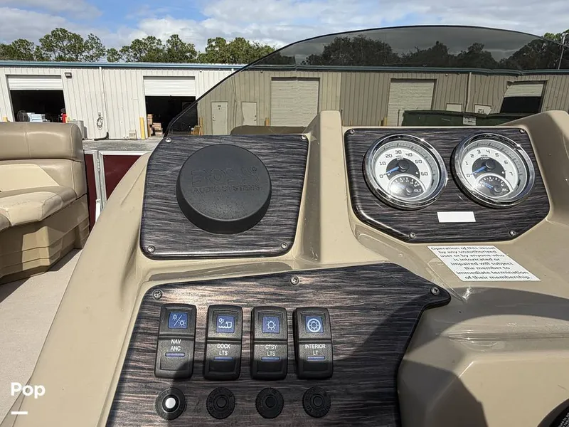 Slide: The Image of SunChaser Geneva 22CRS 2022 - 16128866