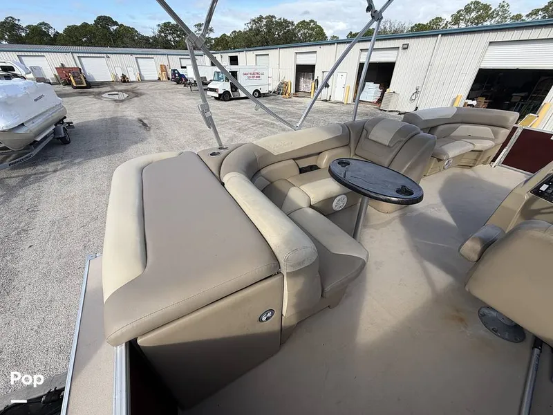 Slide: The Image of SunChaser Geneva 22CRS 2022 - 16130051