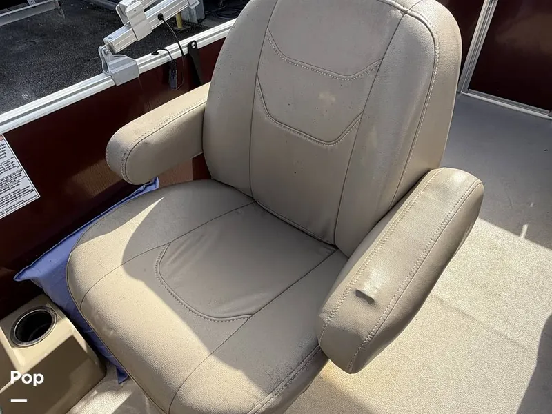 Slide: The Image of SunChaser Geneva 22CRS 2022 - 16130086