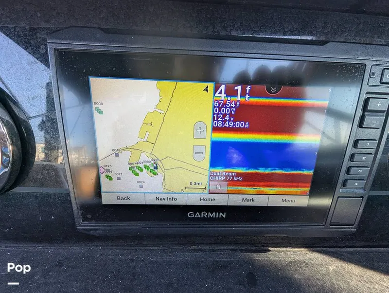 Slide: The Image of Crownline Boats E235 XS 2023 - 16098417