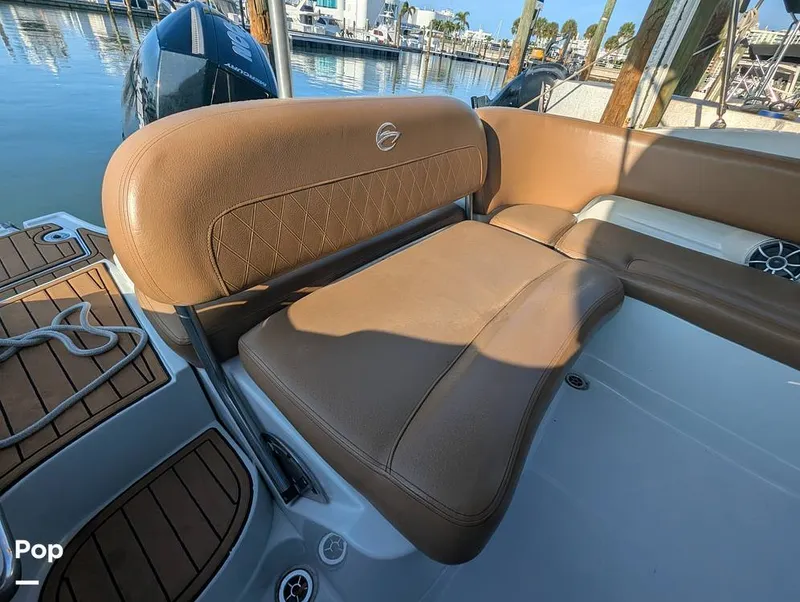 Slide: The Image of Crownline Boats E235 XS 2023 - 16098435