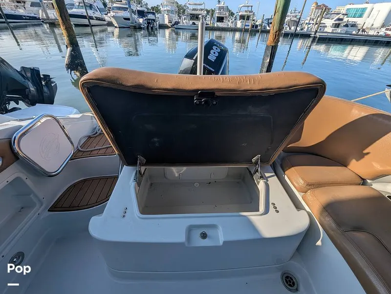 Slide: The Image of Crownline Boats E235 XS 2023 - 16098437