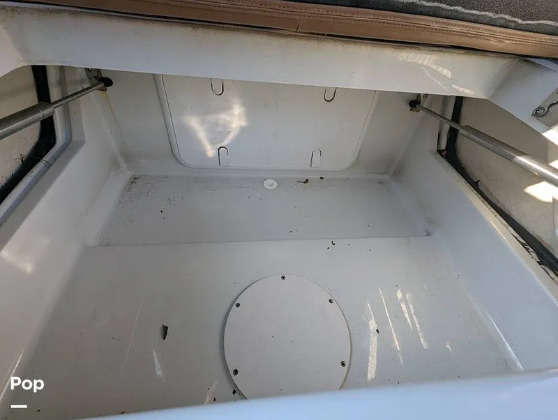 Slide: The Image of Crownline Boats E235 XS 2023 - 16098439