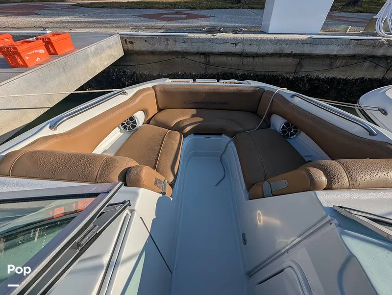 Slide: The Image of Crownline Boats E235 XS 2023 - 16098406