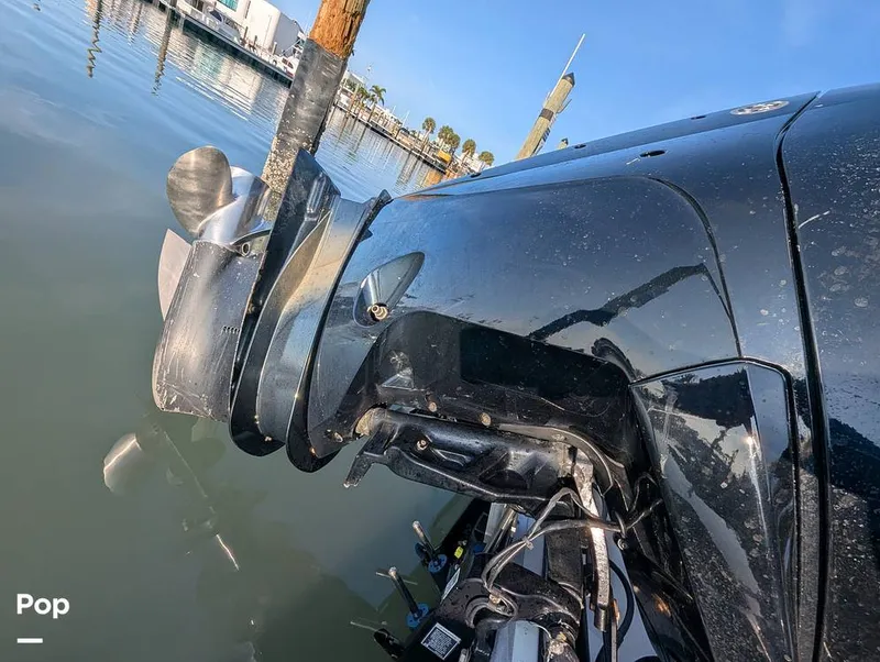 Slide: The Image of Crownline Boats E235 XS 2023 - 16098468