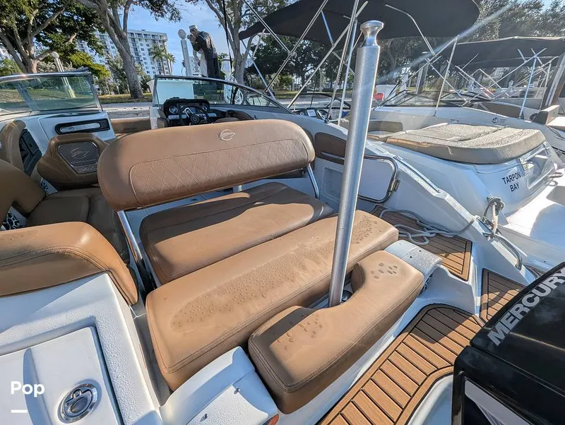 Slide: The Image of Crownline Boats E235 XS 2023 - 16098474