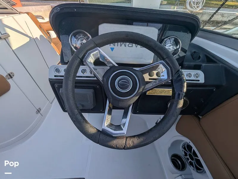 Slide: The Image of Crownline Boats E235 XS 2023 - 16098409