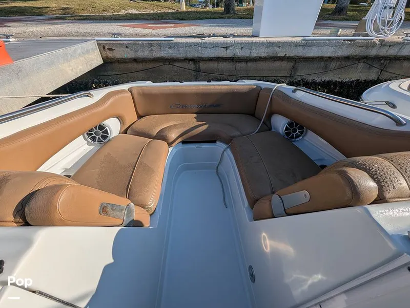 Slide: The Image of Crownline Boats E235 XS 2023 - 16098497