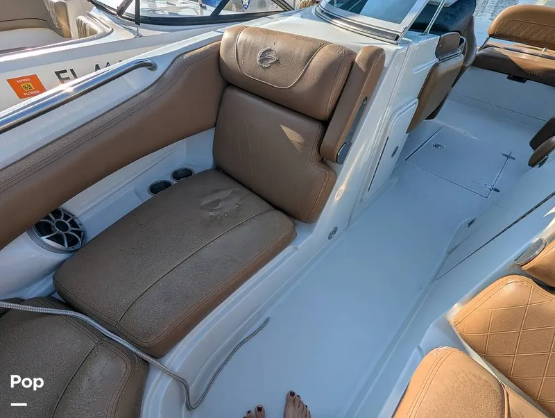 Slide: The Image of Crownline Boats E235 XS 2023 - 16098498