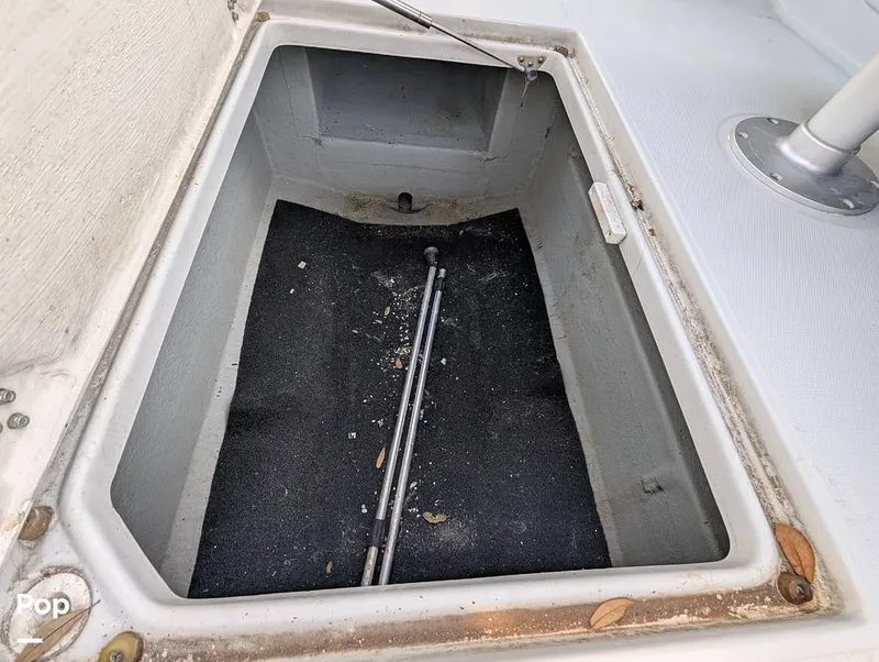 Slide: The Image of Crownline Boats E235 XS 2023 - 16098539