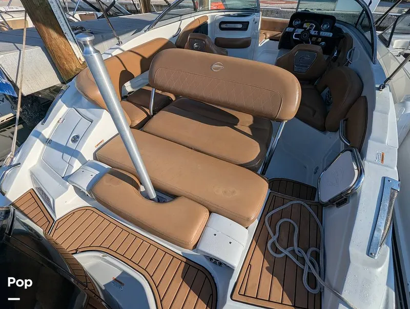 Slide: The Image of Crownline Boats E235 XS 2023 - 16098541