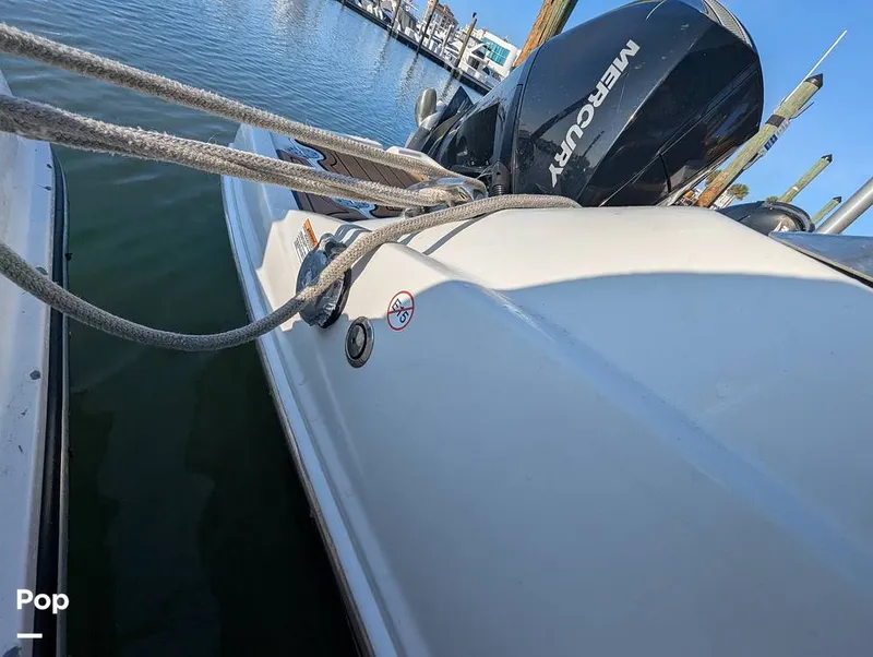 Slide: The Image of Crownline Boats E235 XS 2023 - 16098552