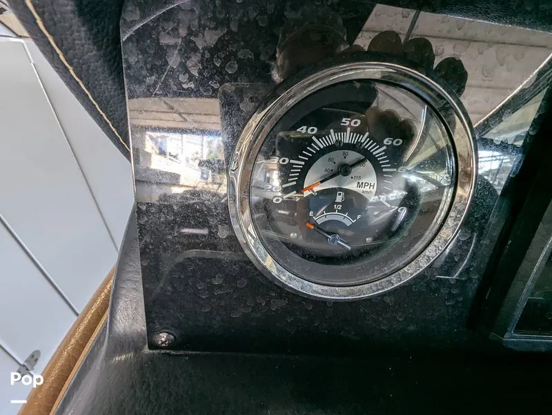 Slide: The Image of Crownline Boats E235XS 2023 - 16098775