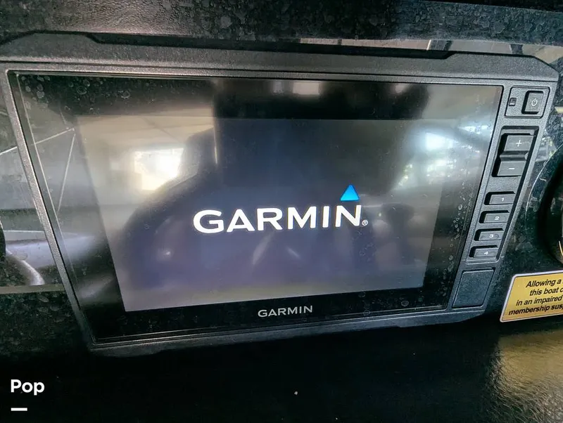 Slide: The Image of Crownline Boats E235XS 2023 - 16098776