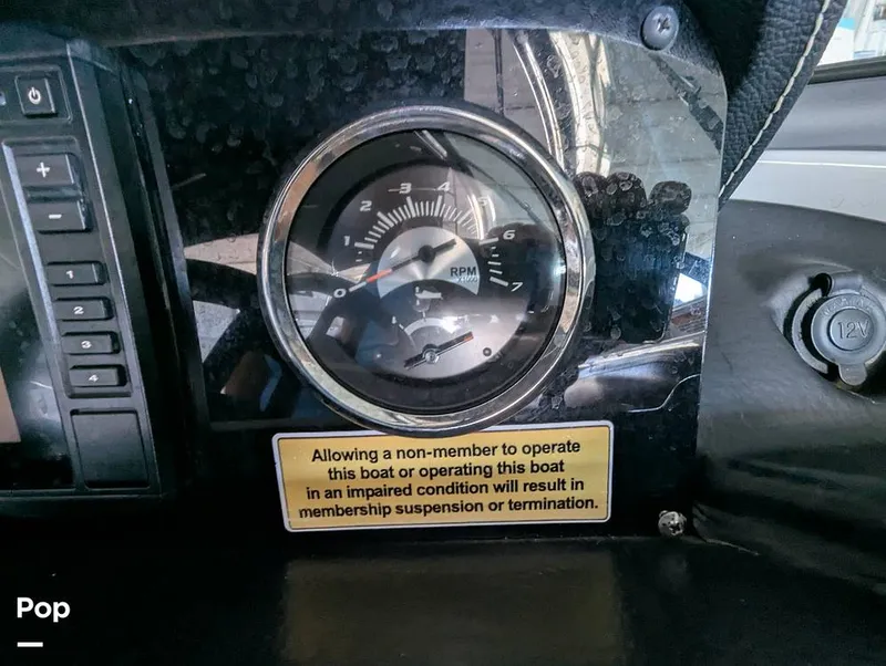 Slide: The Image of Crownline Boats E235XS 2023 - 16098777