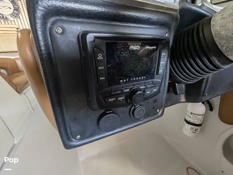 Slide: The Image of Crownline Boats E235XS 2023 - 16098781