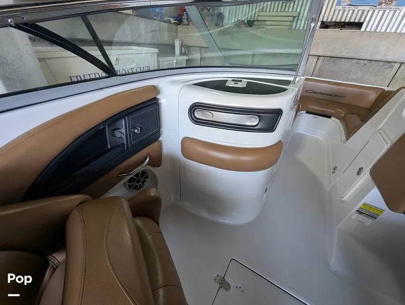 Slide: The Image of Crownline Boats E235XS 2023 - 16098786