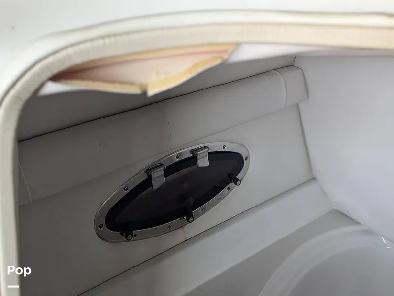 Slide: The Image of Crownline Boats E235XS 2023 - 16098790