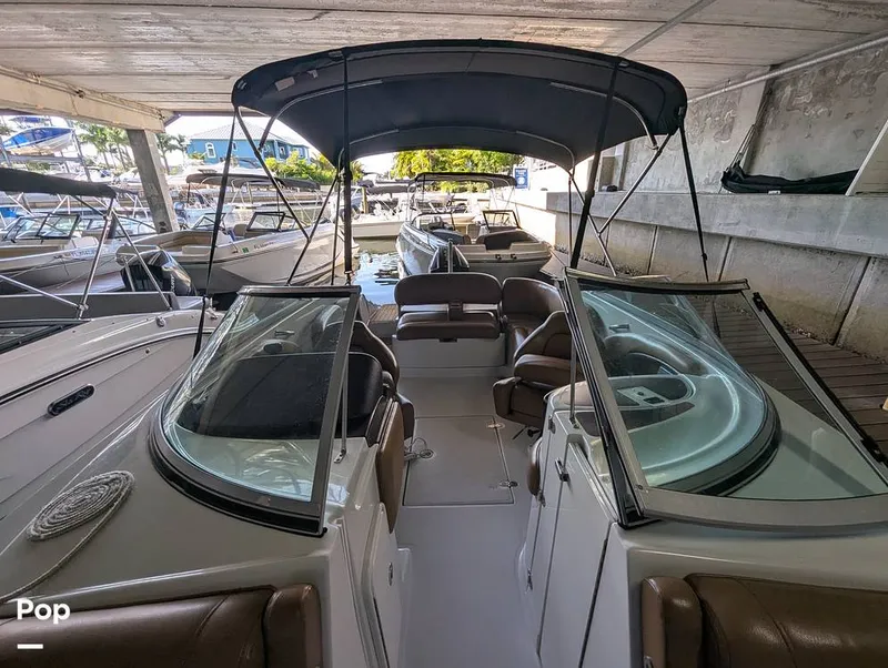 Slide: The Image of Crownline Boats E235XS 2023 - 16098771