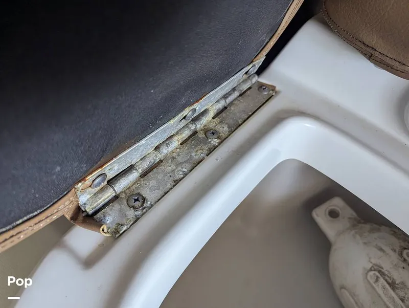 Slide: The Image of Crownline Boats E235XS 2023 - 16098799