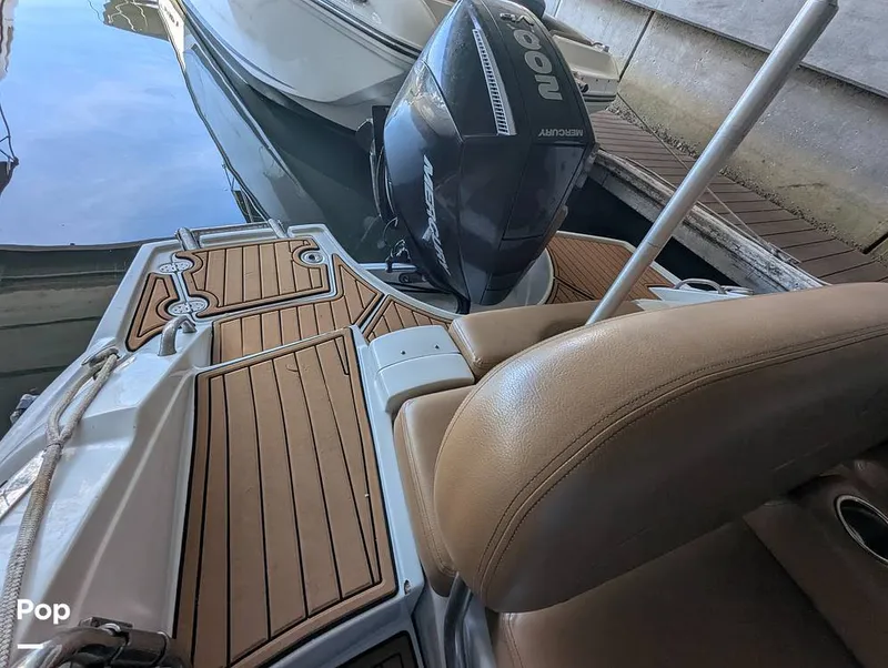 Slide: The Image of Crownline Boats E235XS 2023 - 16098802