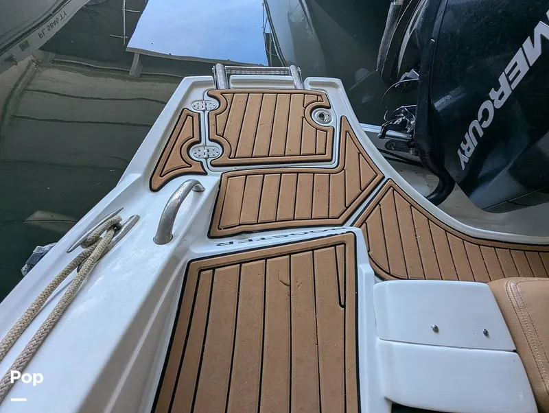 Slide: The Image of Crownline Boats E235XS 2023 - 16098803