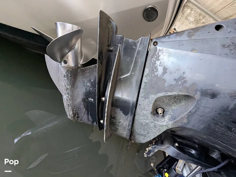 Slide: The Image of Crownline Boats E235XS 2023 - 16098806