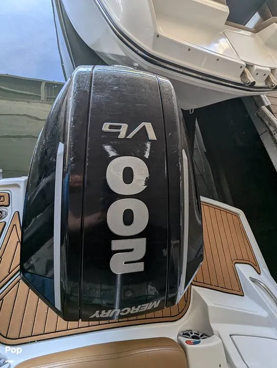 Slide: The Image of Crownline Boats E235XS 2023 - 16098809