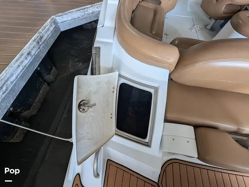 Slide: The Image of Crownline Boats E235XS 2023 - 16098811