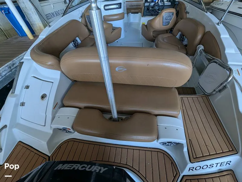 Slide: The Image of Crownline Boats E235XS 2023 - 16098814