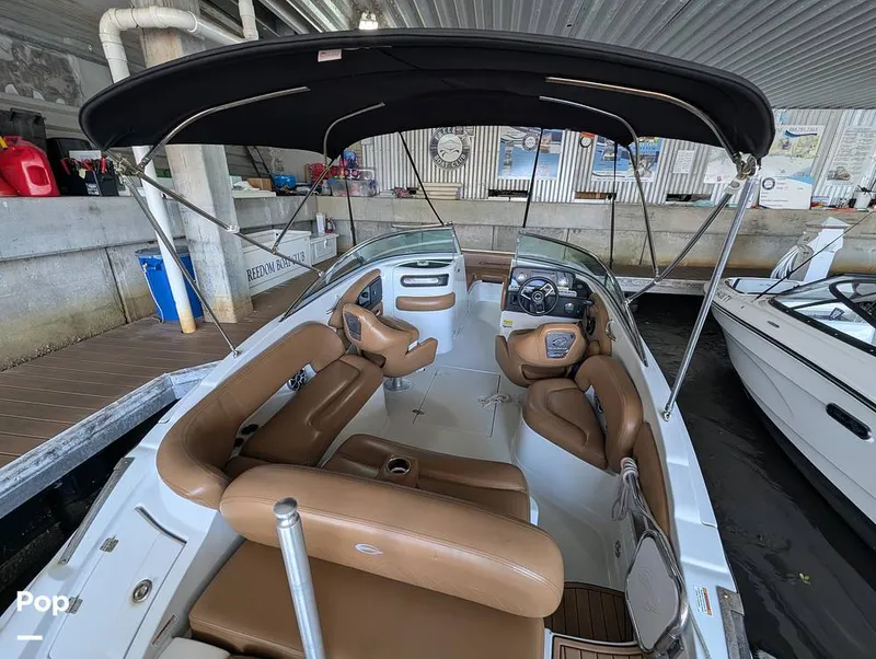 Slide: The Image of Crownline Boats E235XS 2023 - 16098766