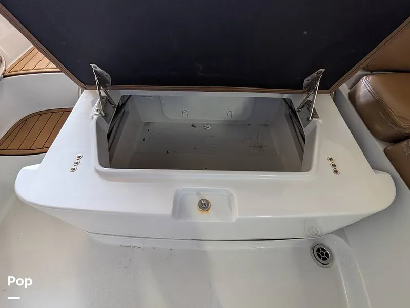 Slide: The Image of Crownline Boats E235XS 2023 - 16098818