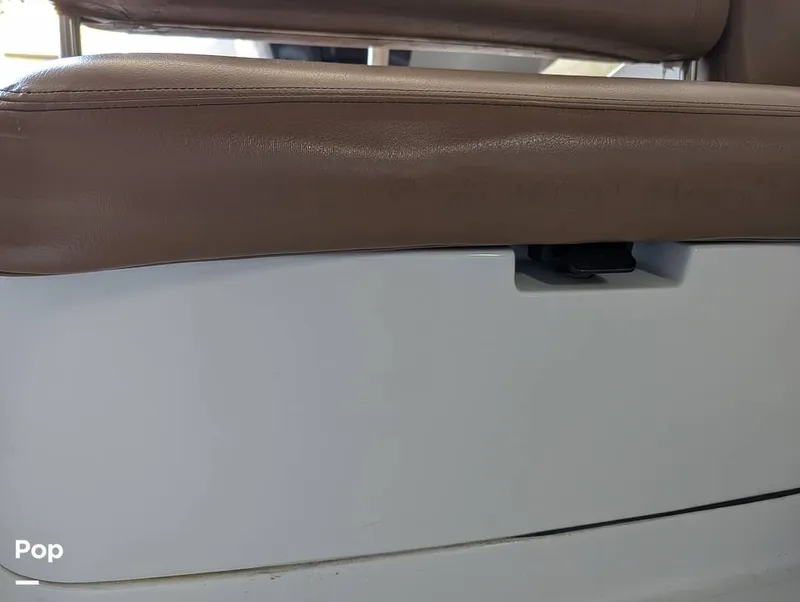 Slide: The Image of Crownline Boats E235XS 2023 - 16098824