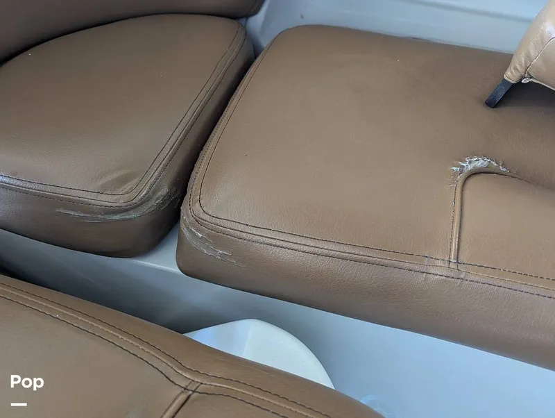 Slide: The Image of Crownline Boats E235XS 2023 - 16098825