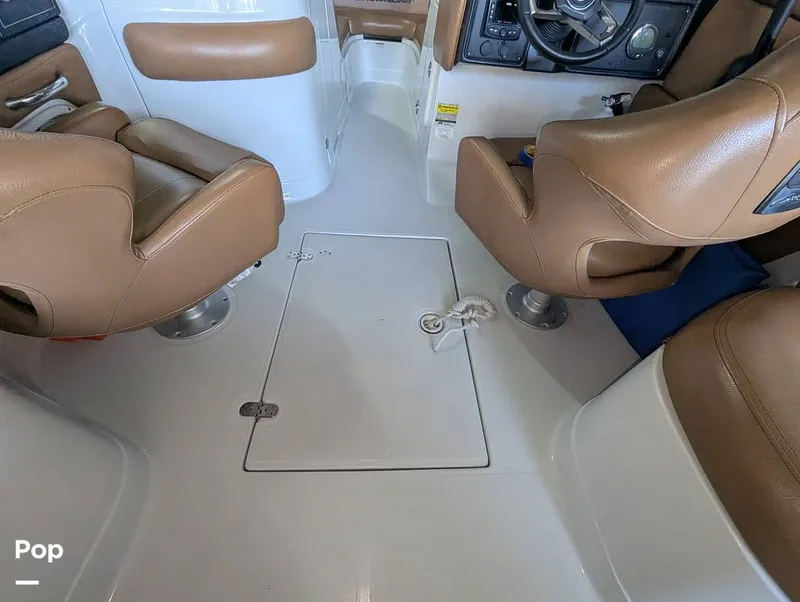 Slide: The Image of Crownline Boats E235XS 2023 - 16098830