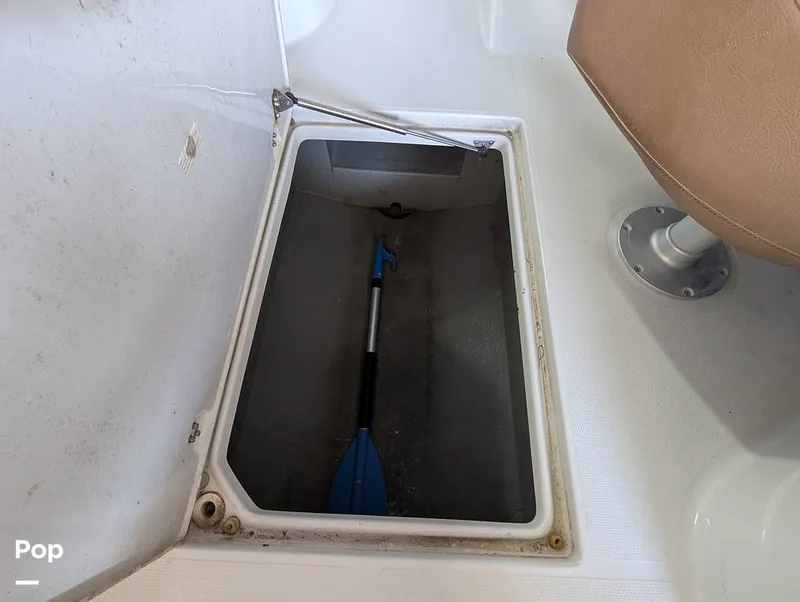 Slide: The Image of Crownline Boats E235XS 2023 - 16098832