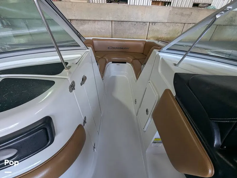 Slide: The Image of Crownline Boats E235XS 2023 - 16098839