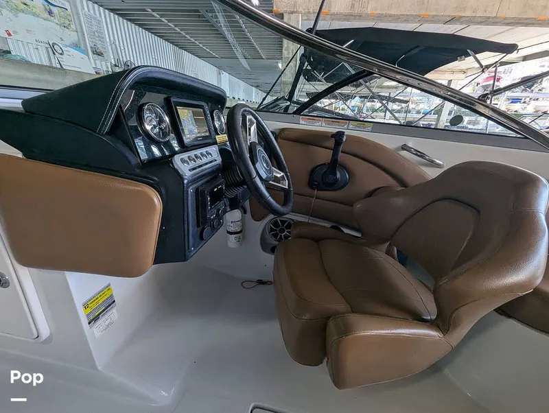 Slide: The Image of Crownline Boats E235XS 2023 - 16098842