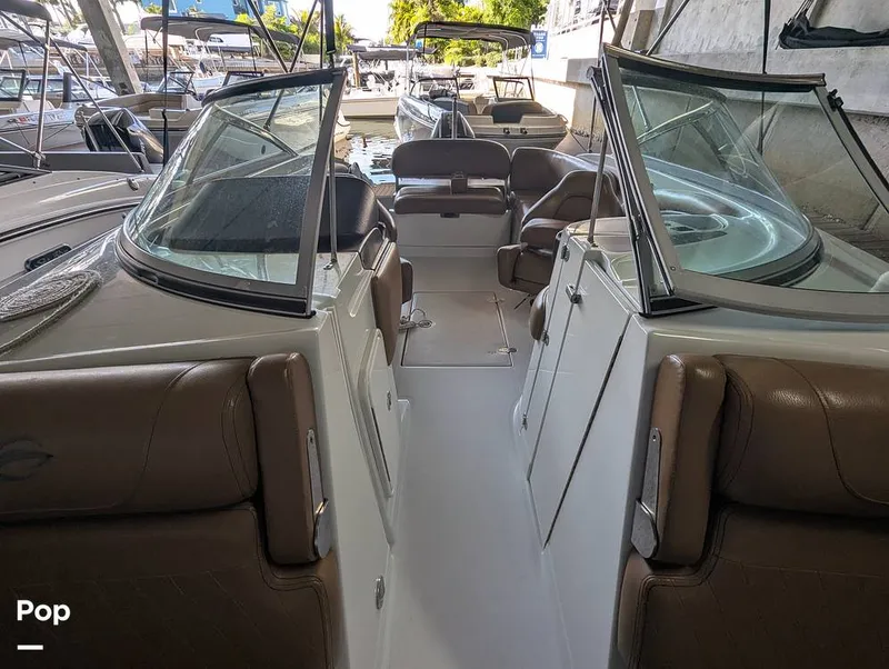Slide: The Image of Crownline Boats E235XS 2023 - 16098772