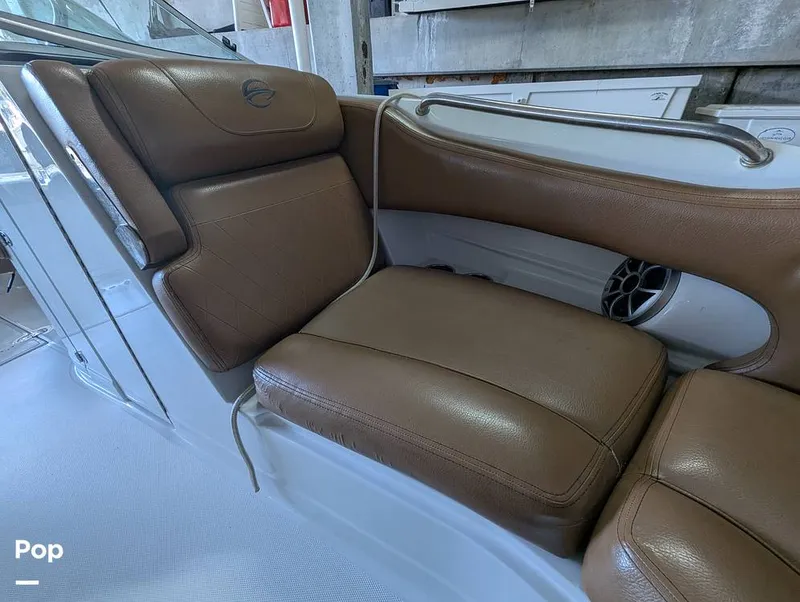 Slide: The Image of Crownline Boats E235XS 2023 - 16098854