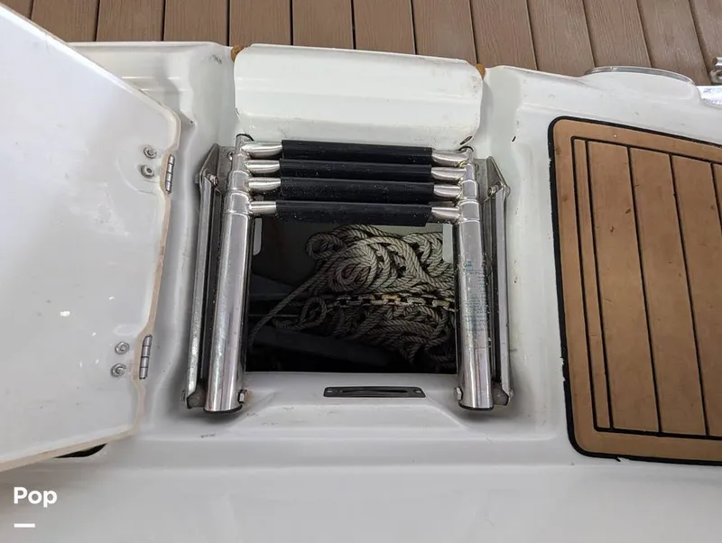 Slide: The Image of Crownline Boats E235XS 2023 - 16098857