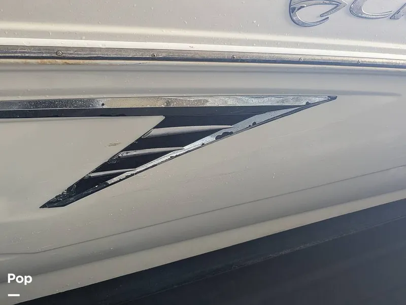 Slide: The Image of Crownline Boats E235XS 2023 - 16098863