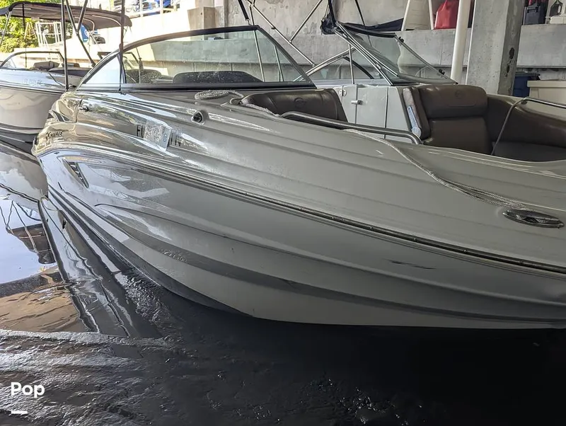 Slide: The Image of Crownline Boats E235XS 2023 - 16098865