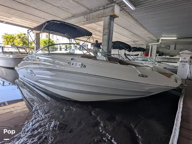 The Image of Crownline Boats E235XS 2023 - 16099152