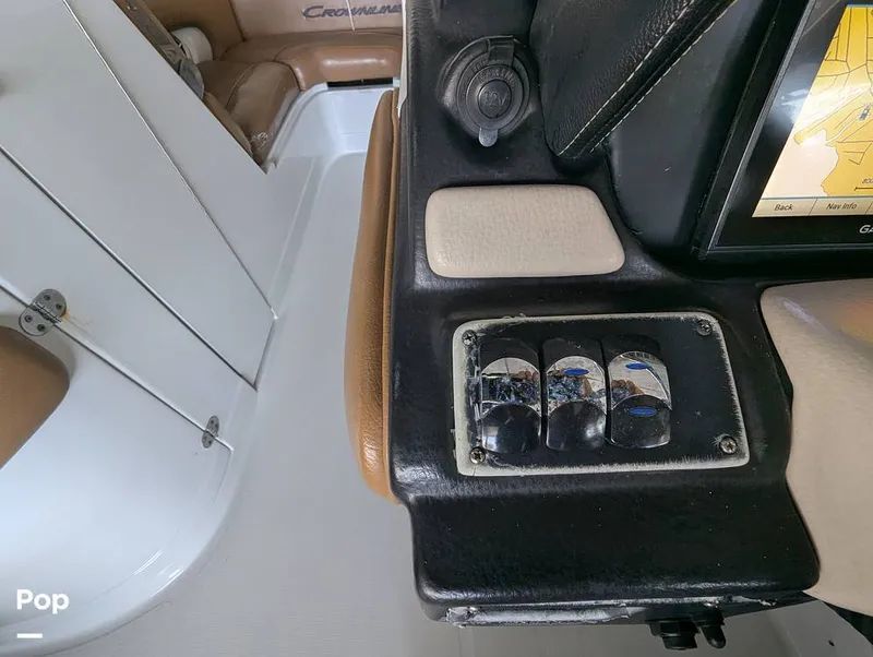 Slide: The Image of Crownline Boats E235XS 2023 - 16099089