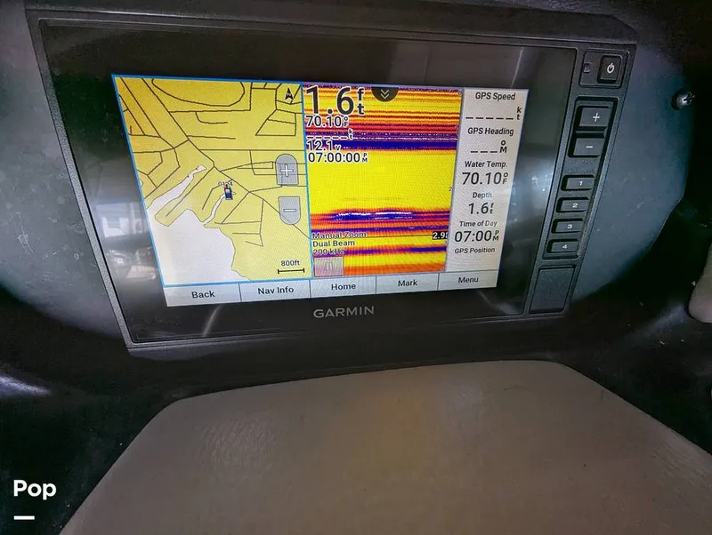 Slide: The Image of Crownline Boats E235XS 2023 - 16099090