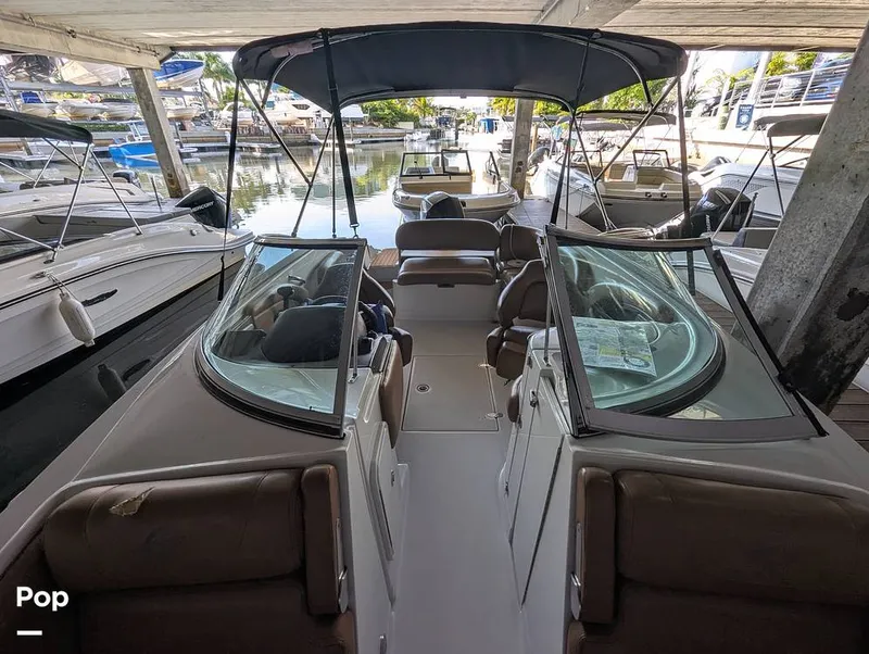 Slide: The Image of Crownline Boats E235XS 2023 - 16099076
